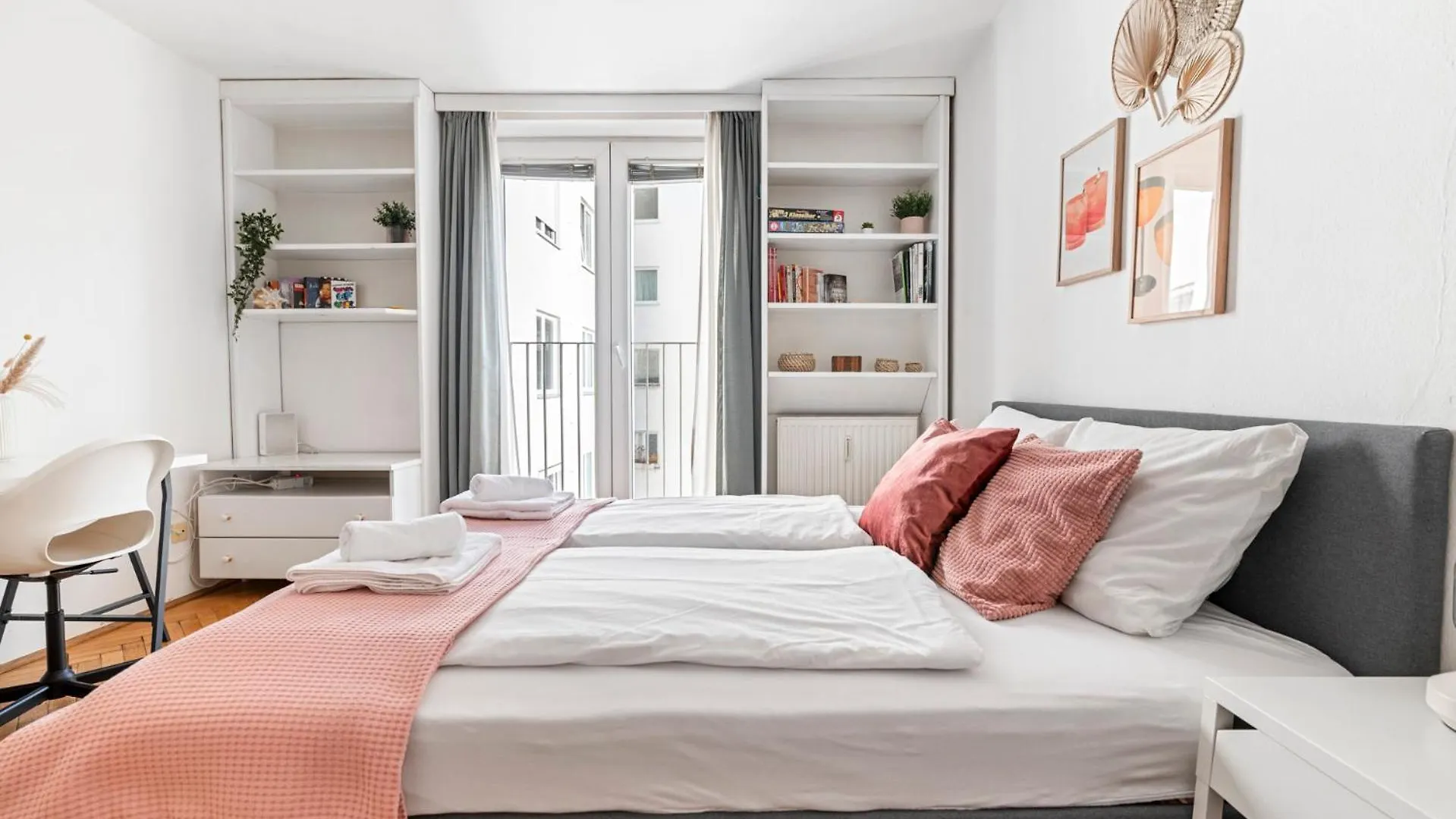 2 Bedroom City Apartment In Neubau, 6 Min To City Center Vienna