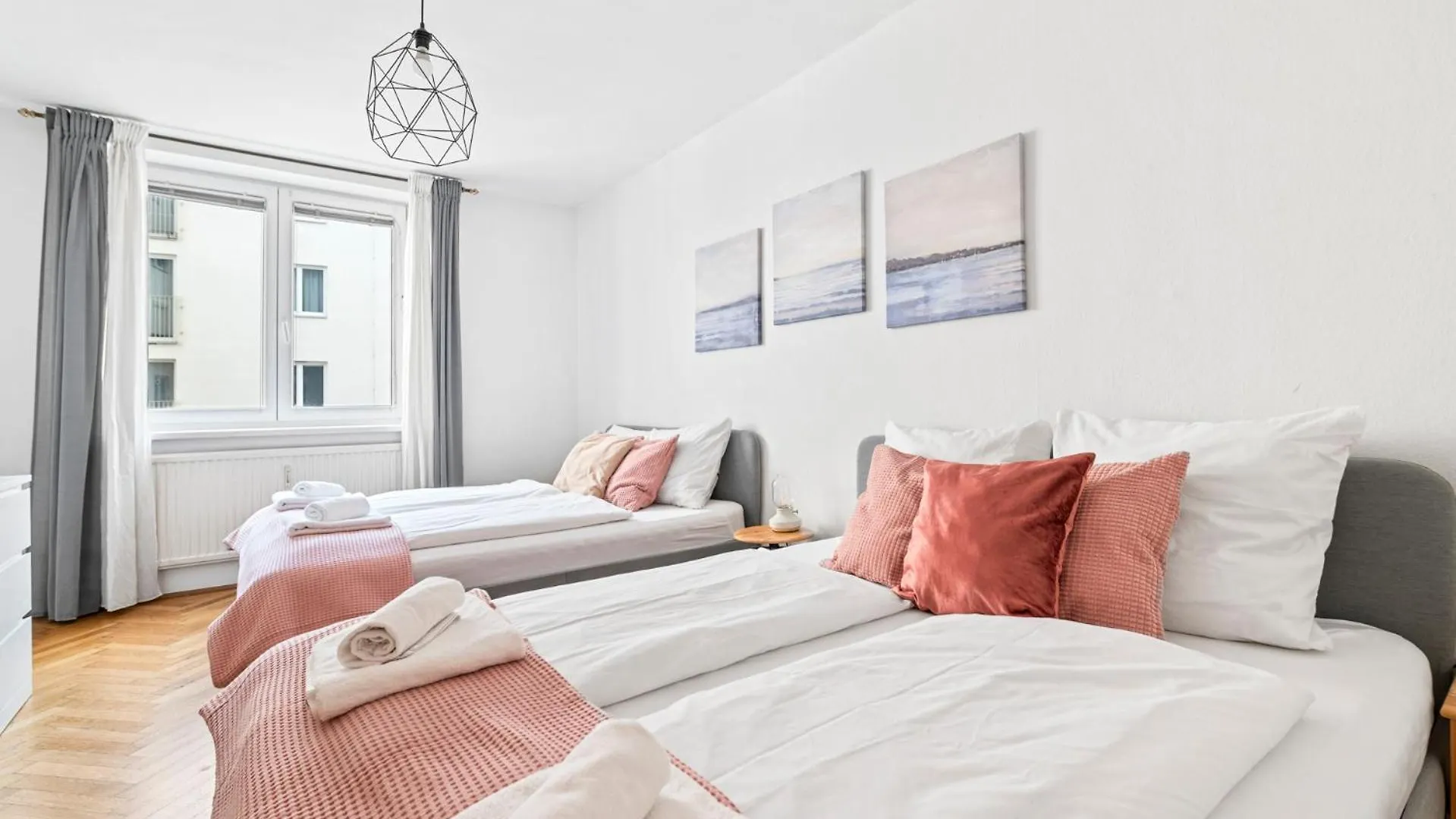 2 Bedroom City Apartment In Neubau, 6 Min To City Center Vienna