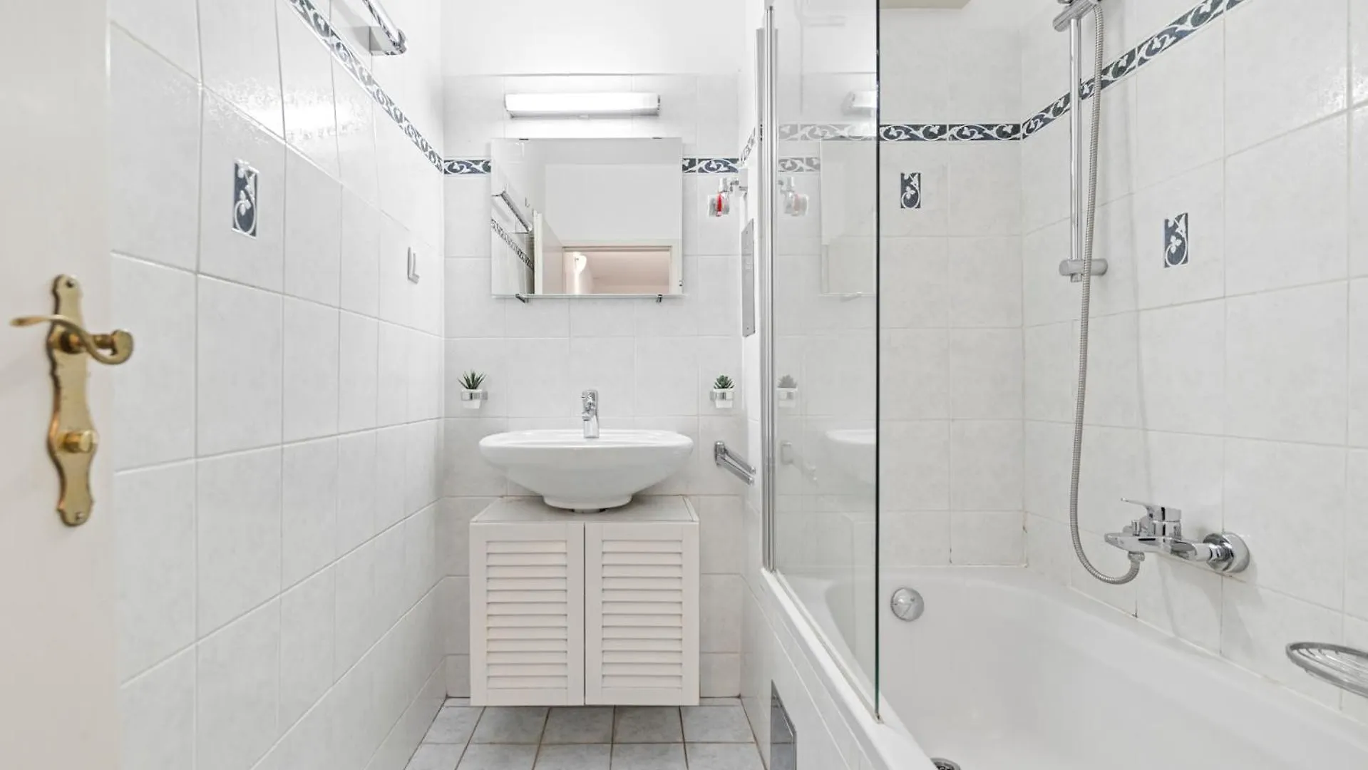 2 Bedroom City Apartment In Neubau, 6 Min To City Center Vienna Austria