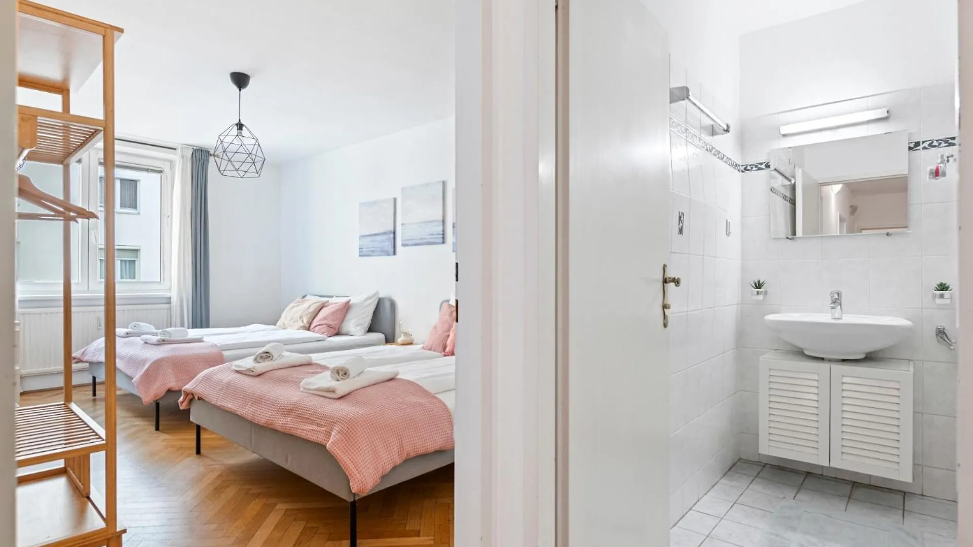 2 Bedroom City Apartment In Neubau, 6 Min To City Center Vienna