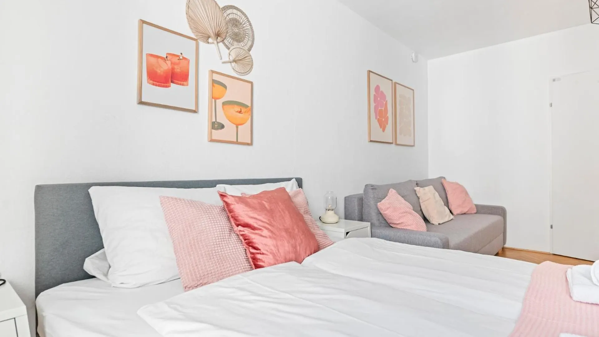 2 Bedroom City Apartment In Neubau, 6 Min To City Center Vienna Austria