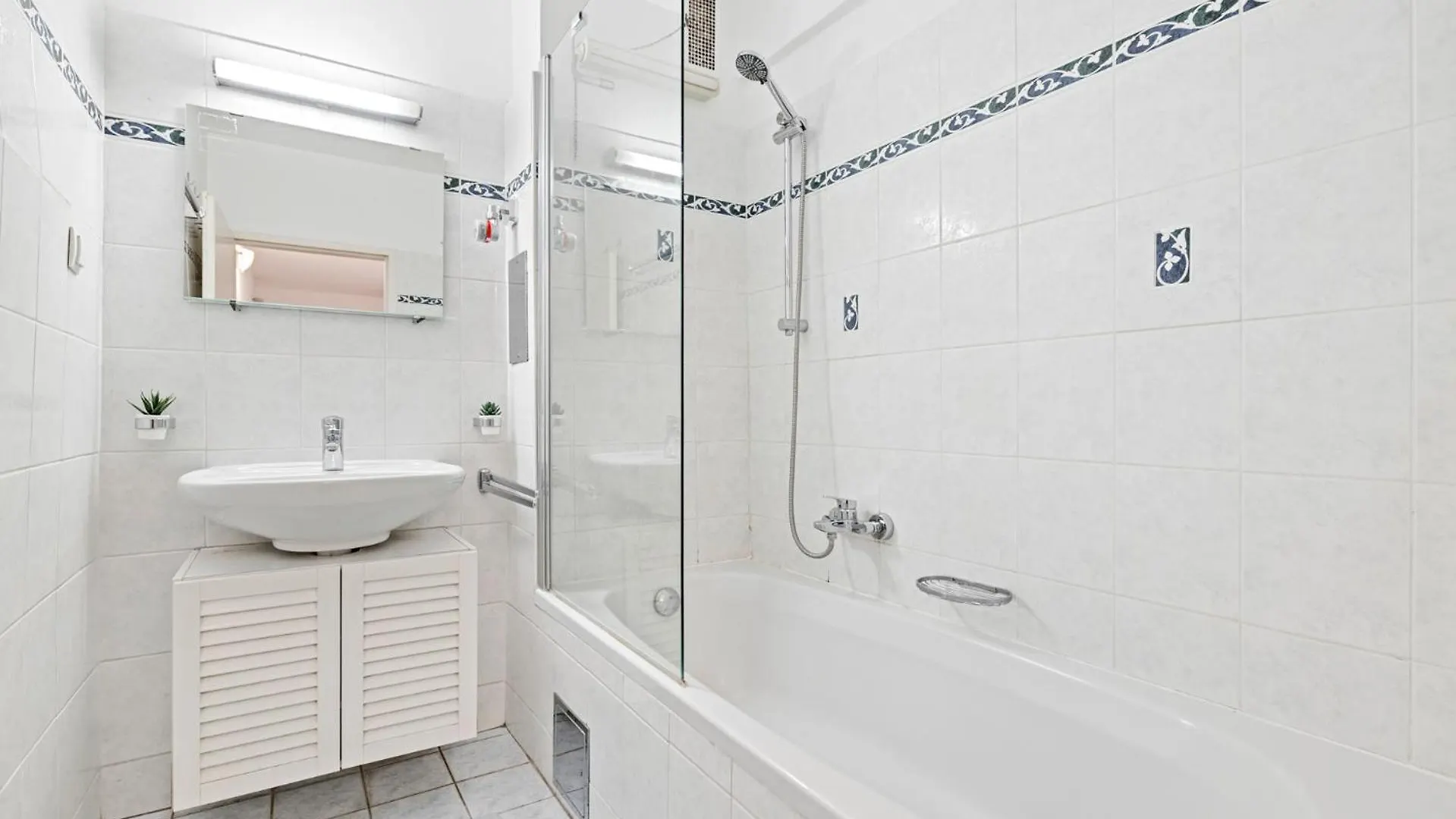 2 Bedroom City Apartment In Neubau, 6 Min To City Center Vienna 0*,  Austria