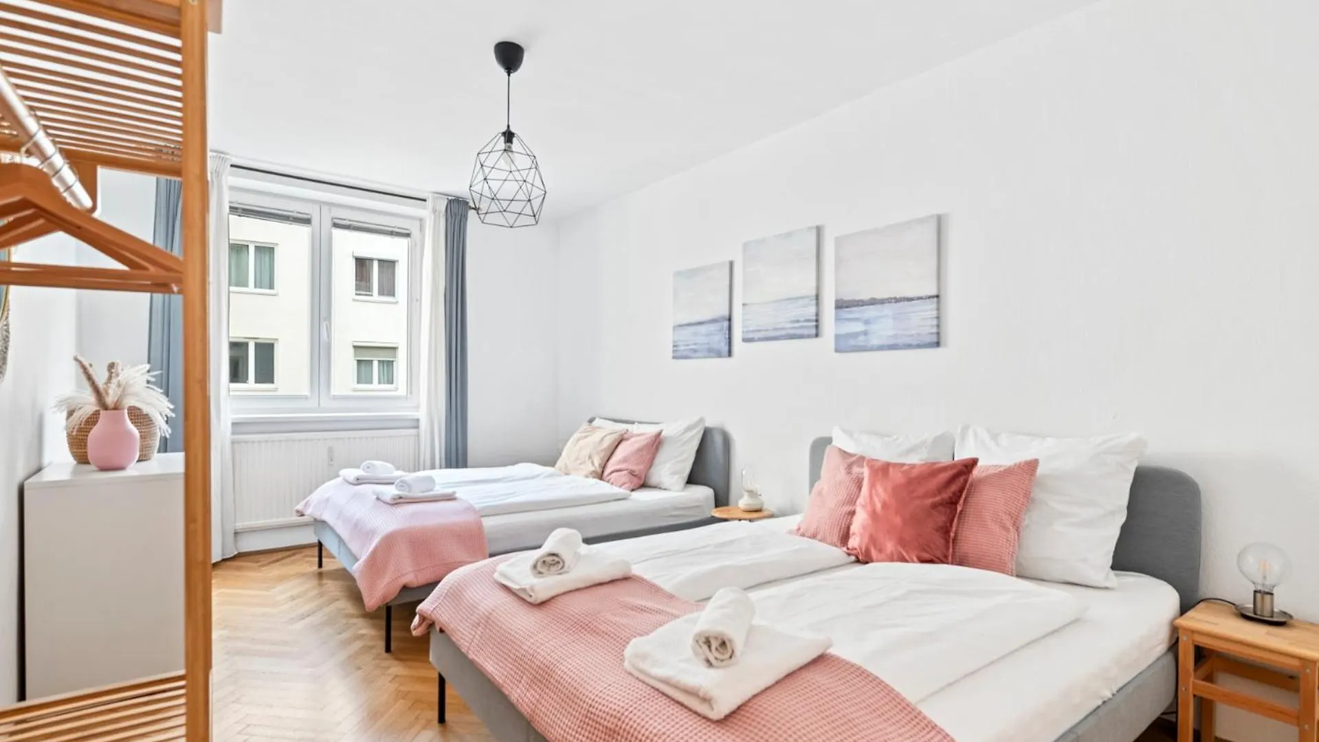 2 Bedroom City Apartment In Neubau, 6 Min To City Center Vienna