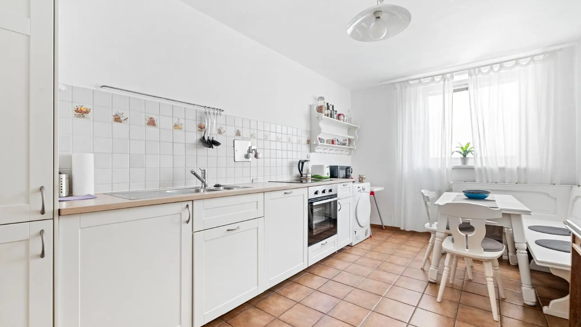2 Bedroom City Apartment In Neubau, 6 Min To City Center Vienna